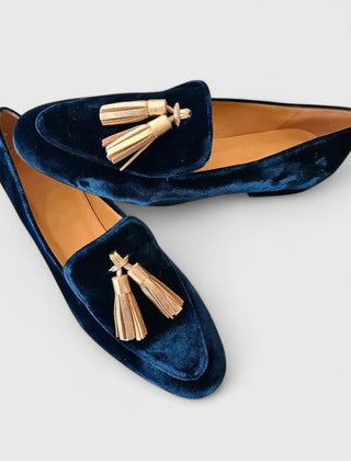 Alessi Black Loafers for Women | Elegant Slip-On with Tassel Accents 0