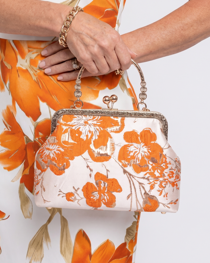 Isolde | Floral Embroidered Frame Chain Handbag 2