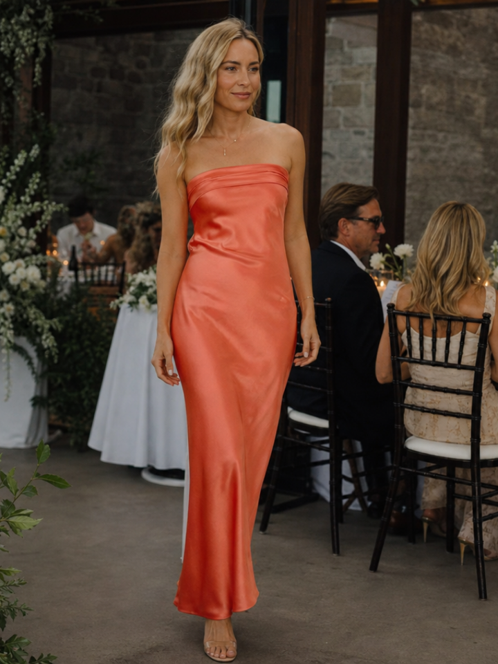 Smoge | Strapless Fitted Silhouette Midi Dress 5