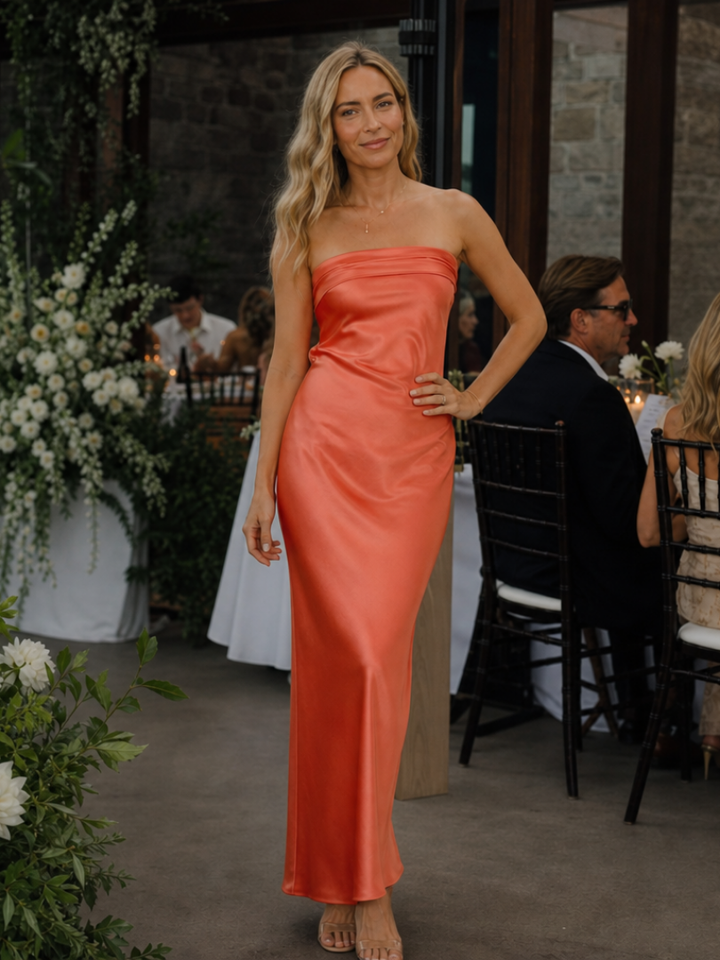 Smoge | Strapless Fitted Silhouette Midi Dress 6