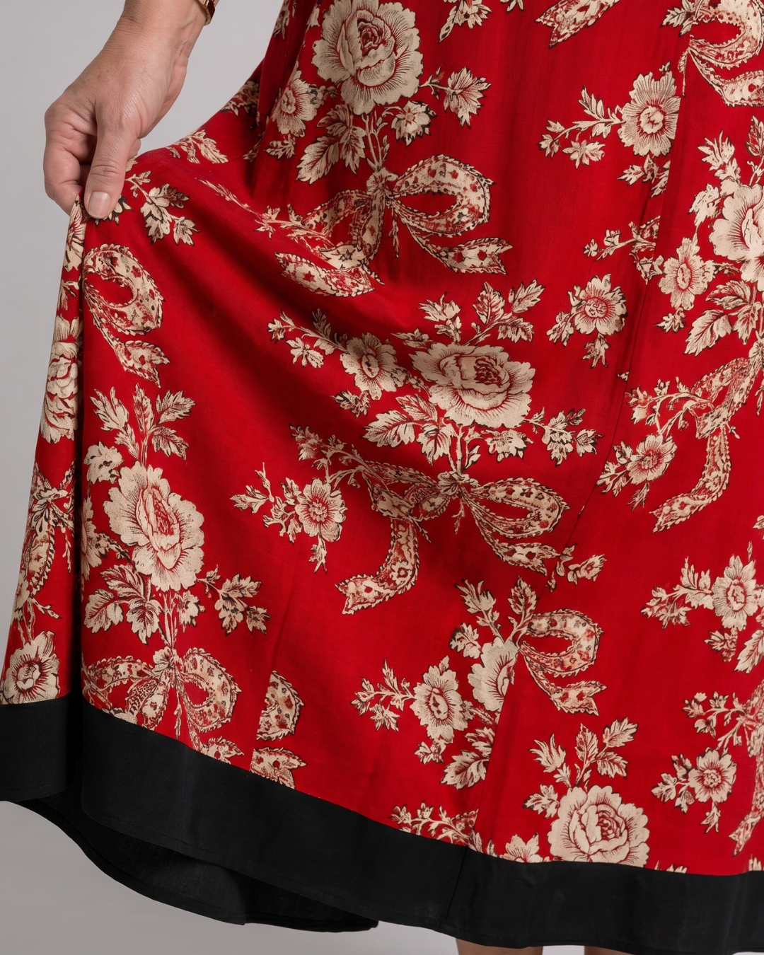 Thopal | Vintage Floral V Neck Relaxed Midi Dress 1