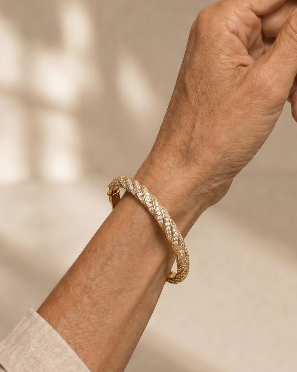 Topazia | Twisted Crystal Inlay Slim Bangle 1