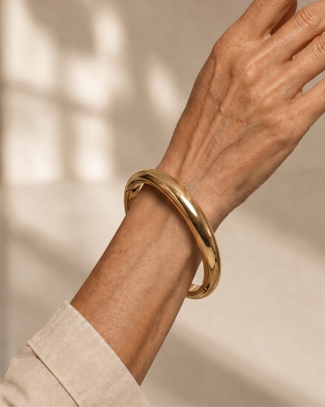 Viom | Polished Rounded Bangle 0