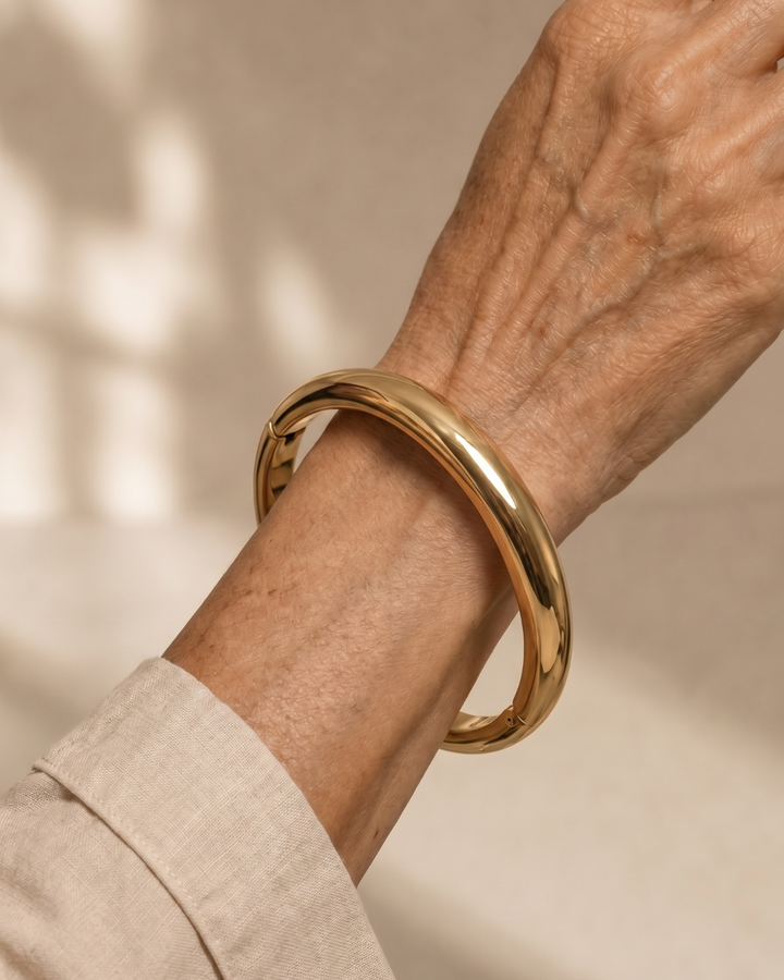 Viom | Polished Rounded Bangle 1